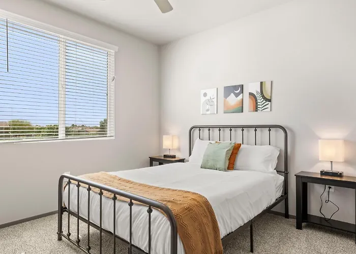 Spacious Westgate Cozysuites By Stadium With Pool 2 Glendale
