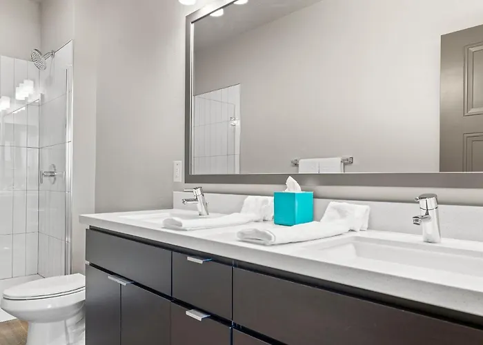 Spacious Westgate Cozysuites By Stadium With Pool 2 Glendale