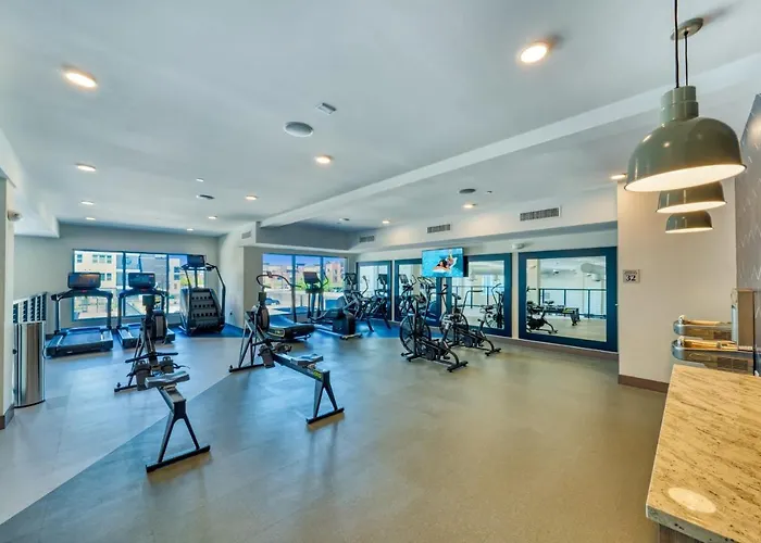 Spacious Westgate Cozysuites By Stadium With Pool 2 Glendale