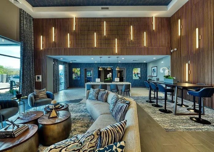 Spacious Westgate Cozysuites By Stadium With Pool 2 * Glendale