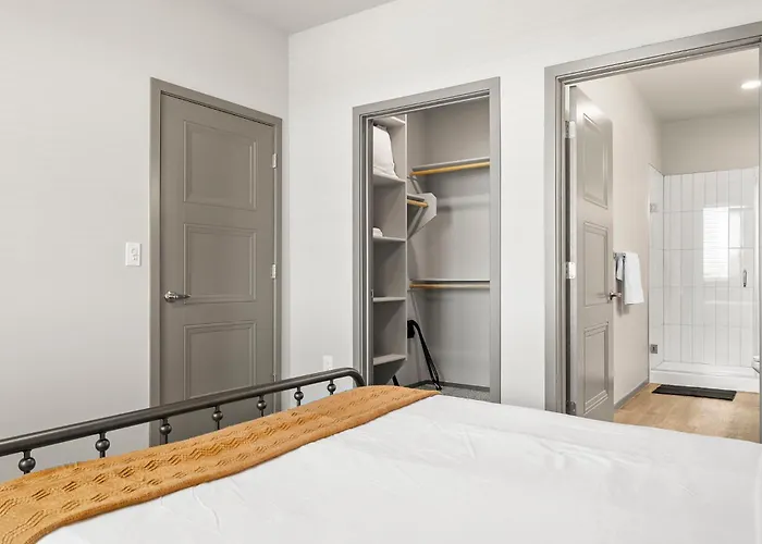 Spacious Westgate Cozysuites By Stadium With Pool 2 Glendale